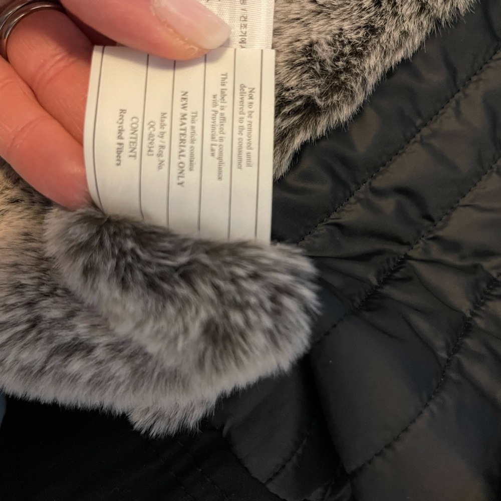 New without tags! Hollister Heritage Collection faux fur-lined parka. - Picture 7 of 7